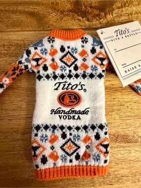 Tito’s Knit Sweater Bottle Cover- White & Orange Fair Isle